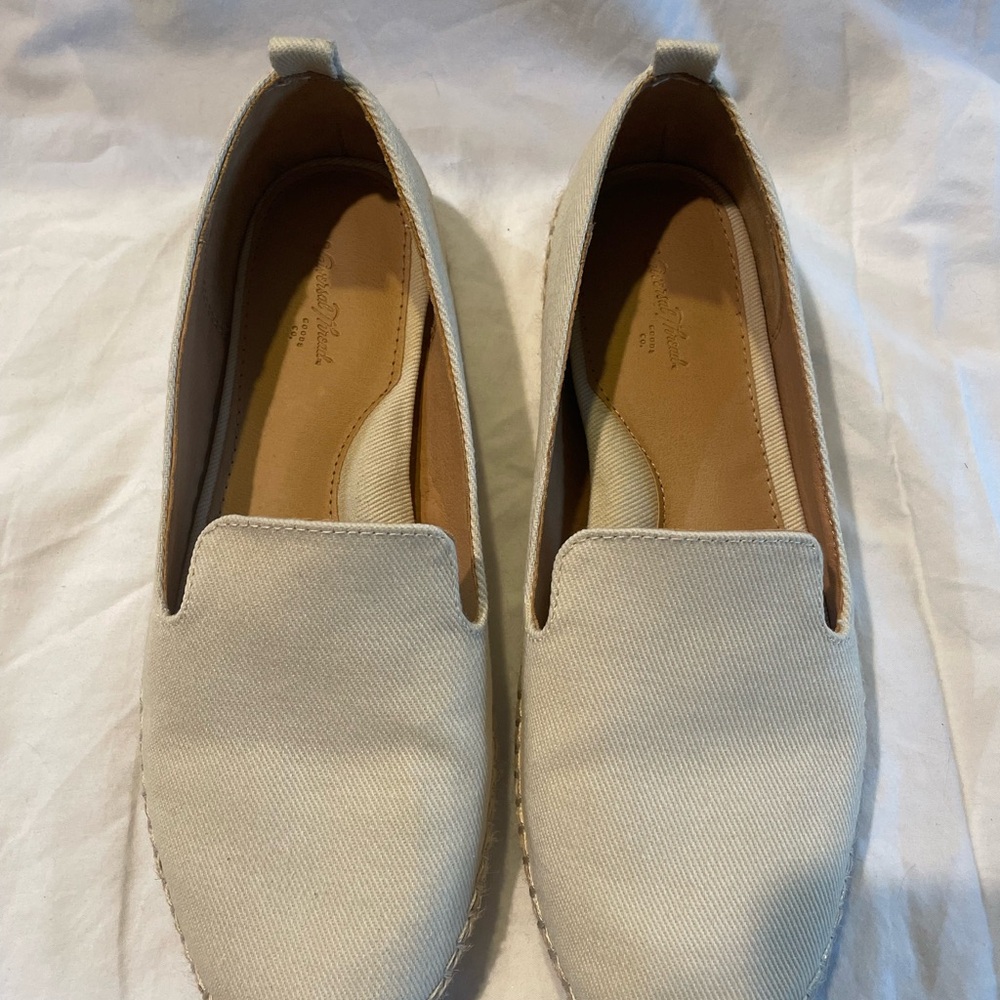 Women’s cream Slip-On Espadrilles flats by Universal Thread - Picture 9 of 10